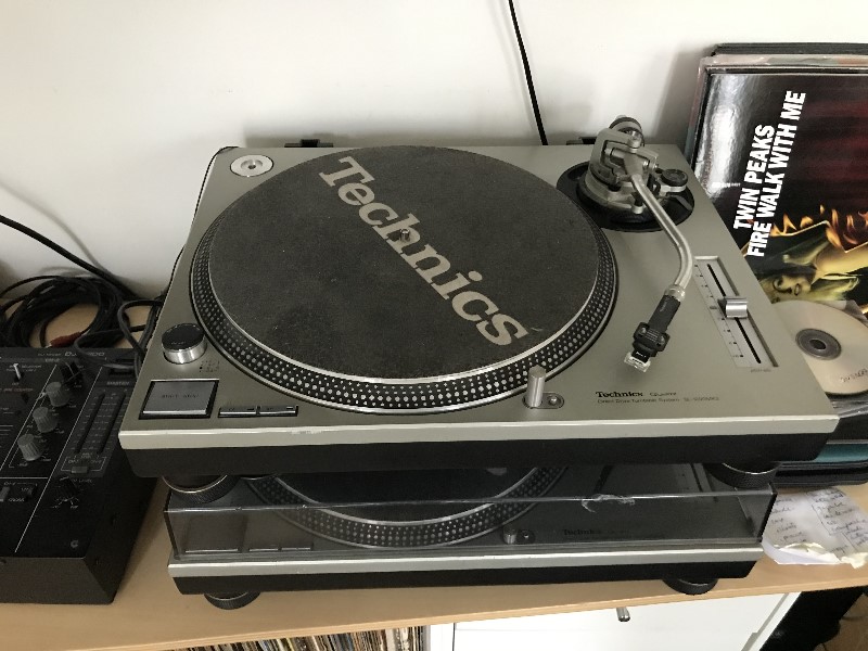 Technics 1200 MKS: El Equipamiento Esencial para DJs